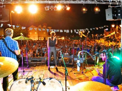 IVANA KOVAČ ovo ljeto nastupa duž cijele Hrvatske - najava koncerata !!!