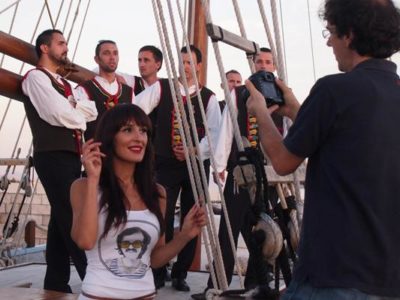 IVANA KOVAČ & KLAPA BUNARI snimili spot za pjesmu 'DALMACIJO, SRCE OCA MOGA'