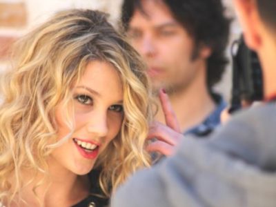 Sara Škugor izvrstan ulaz na HRTOP40 i premijera spota 'Voljena'