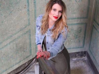 Sara Škugor nova pjesma i spot 'Volim te samo usput'