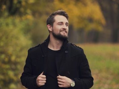 Matija Cvek početak nove suradnje s pjesmom 'Potraži me u jeseni'