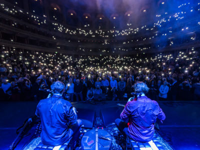 2CELLOS opravdali očekivanja !!! U trenu i s takvom lakoćom oduševili Royal Albert Hallu u Londonu!