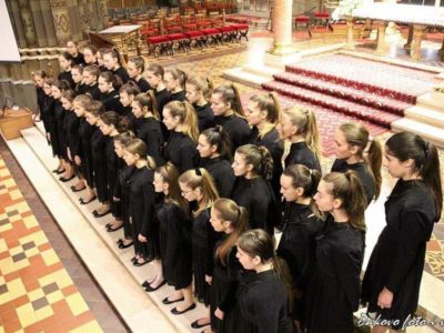 Djevojački zbor Mozartine oduševio publiku u tri županije!